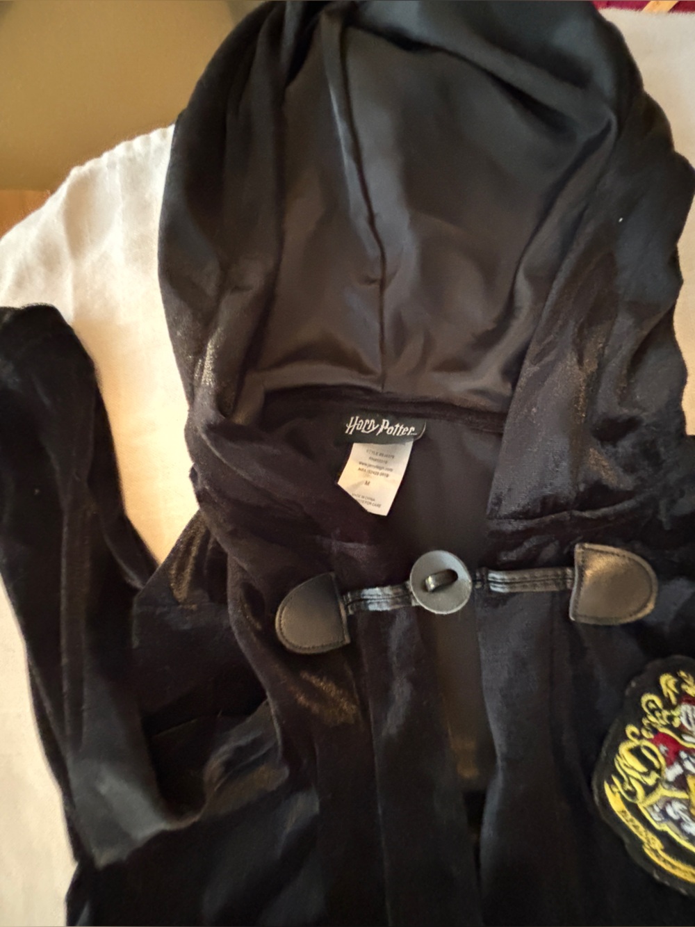Harry Potter Black Velvet Hooded Robe with Draco Slytherin Patch Child’s Medium - Picture 3 of 7